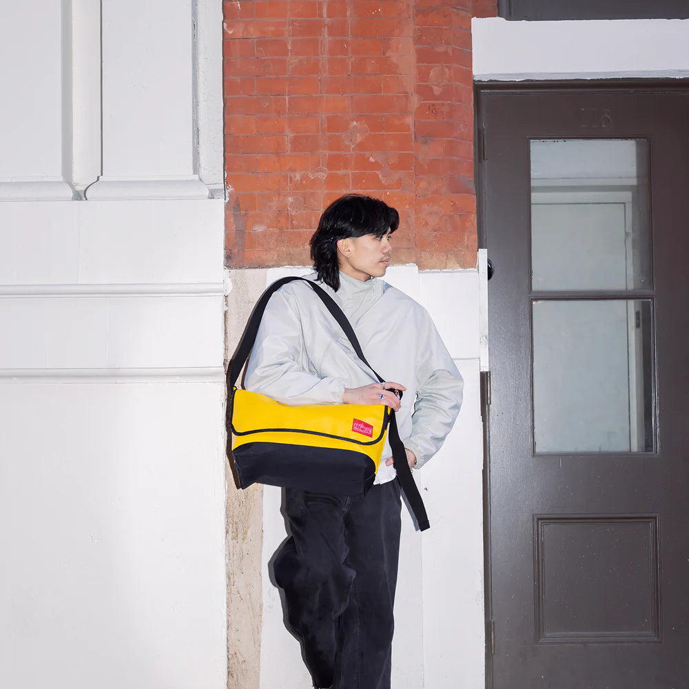 Manhattan Portage Vinyl Vintage Messenger Bag (LG) (Black)