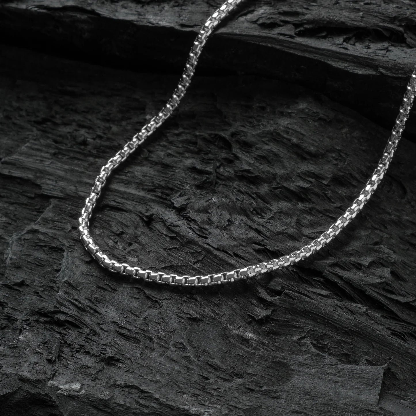 Tachibana.co Silver Box Chain Necklace