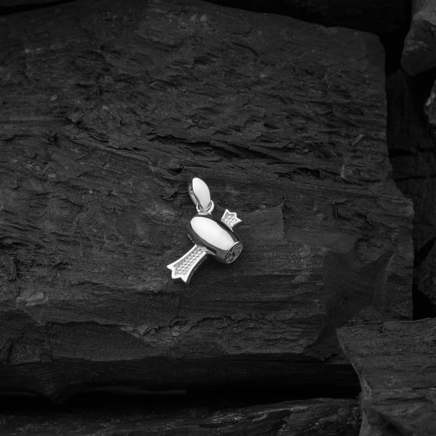 Tachibana.co Silver Lucky Hammer Amulet