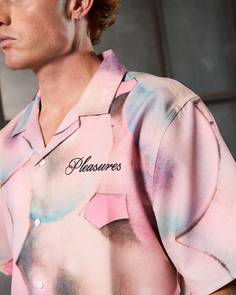 PLEASURES Pearl Button Up