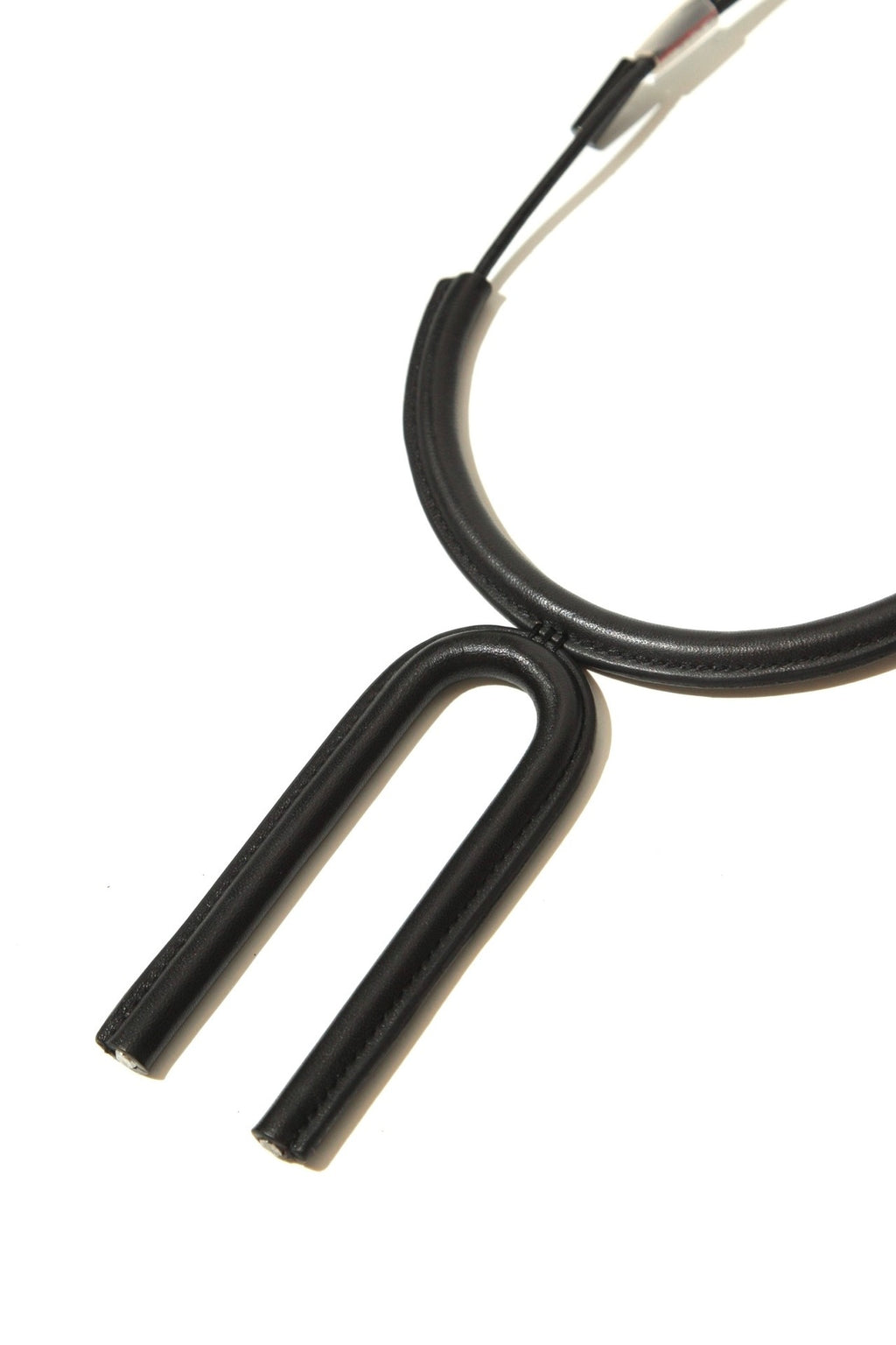 Nodzoku Neckture. "U"