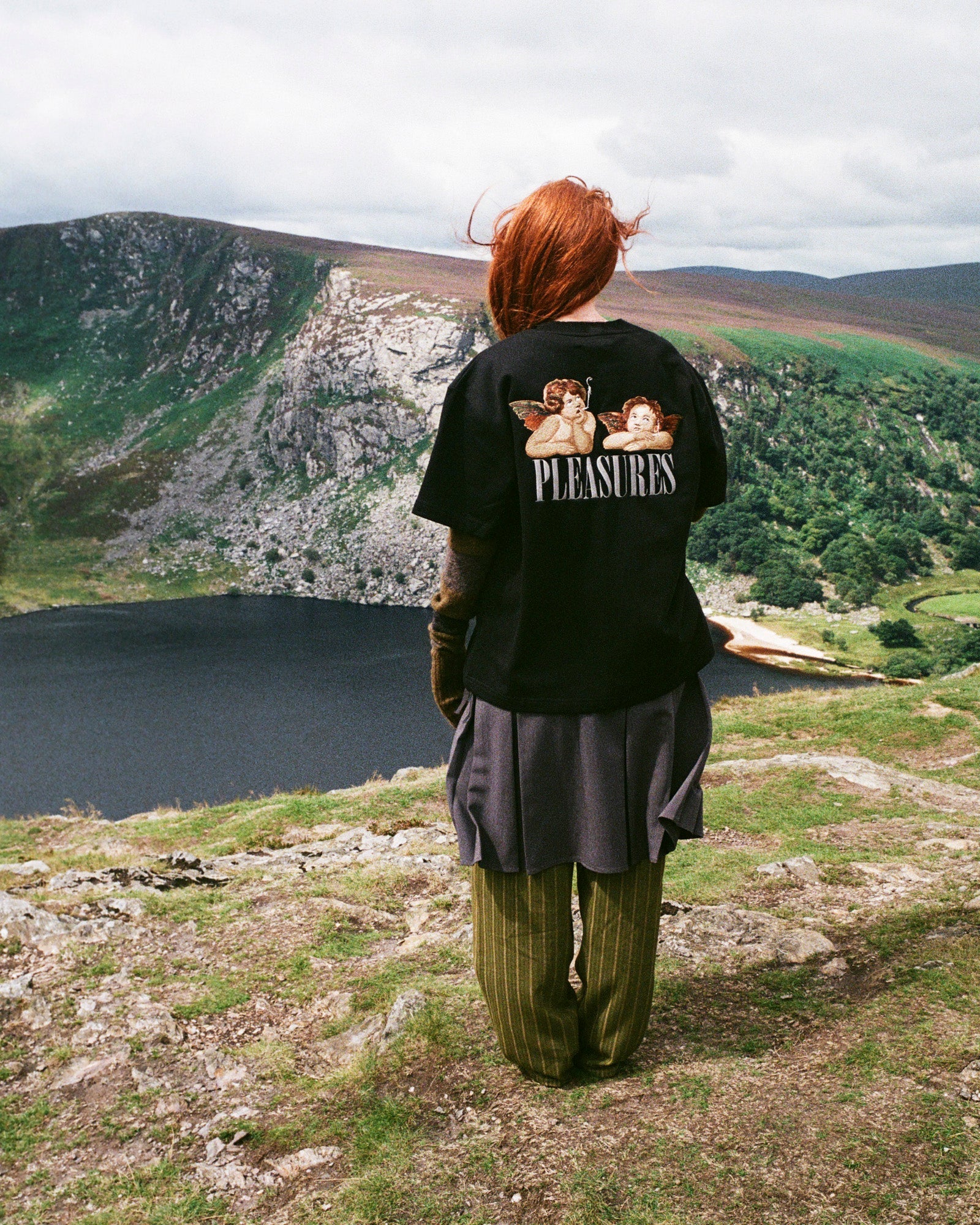 PLEASURES Dynamic Short Sleeve Crewneck