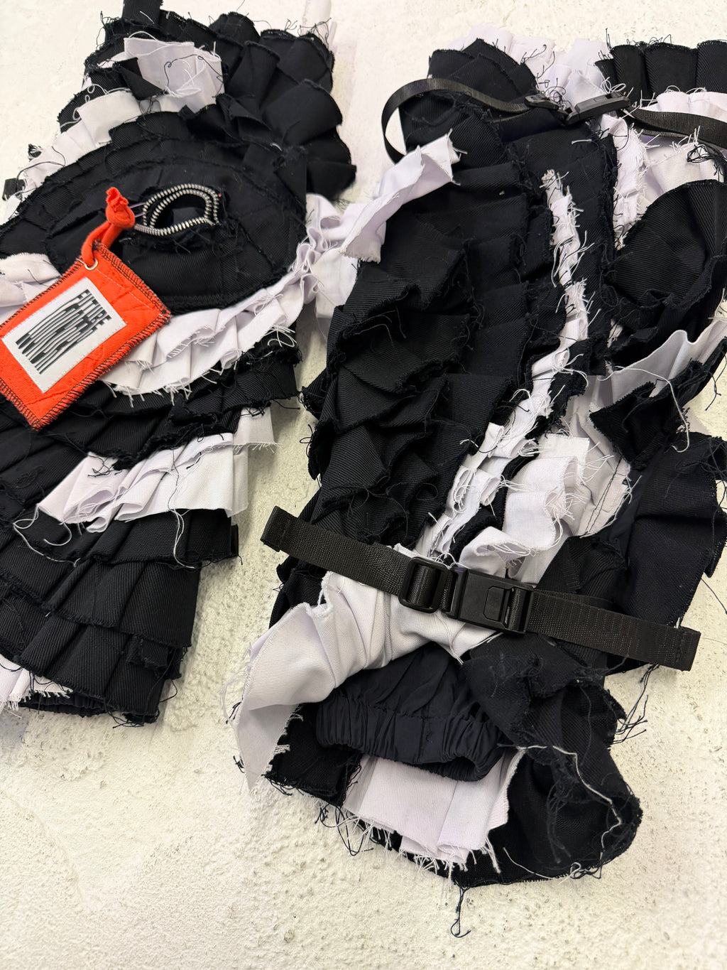 Future Loundry Zebra Gloves