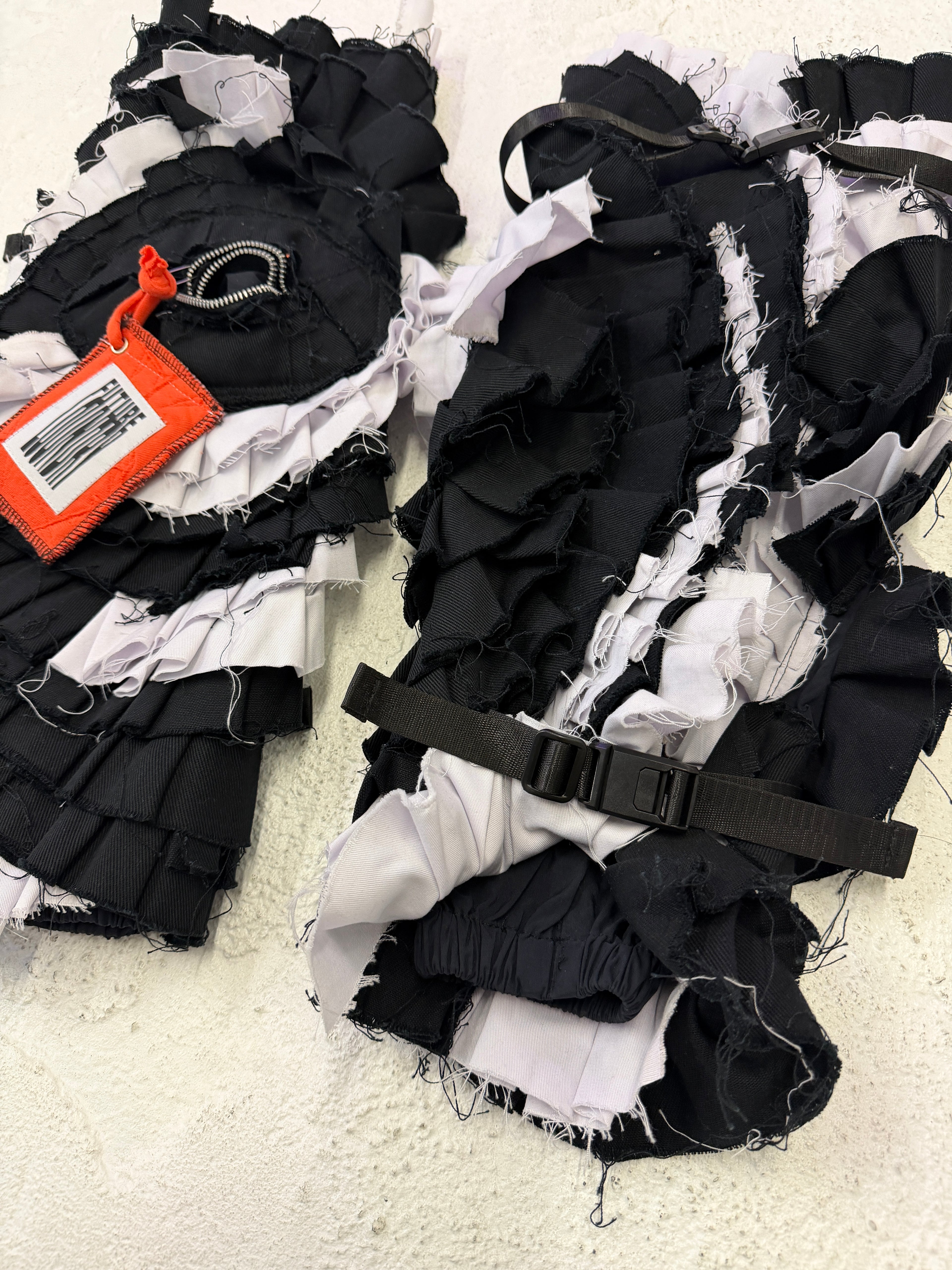 Future Loundry Zebra Gloves