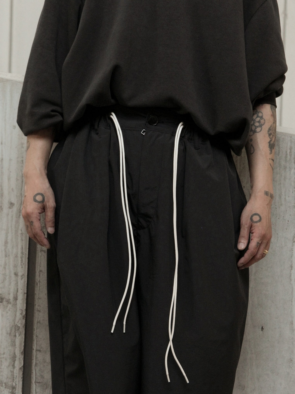 Nodzoku Adaptive Shadow Wide Slacks [Black]