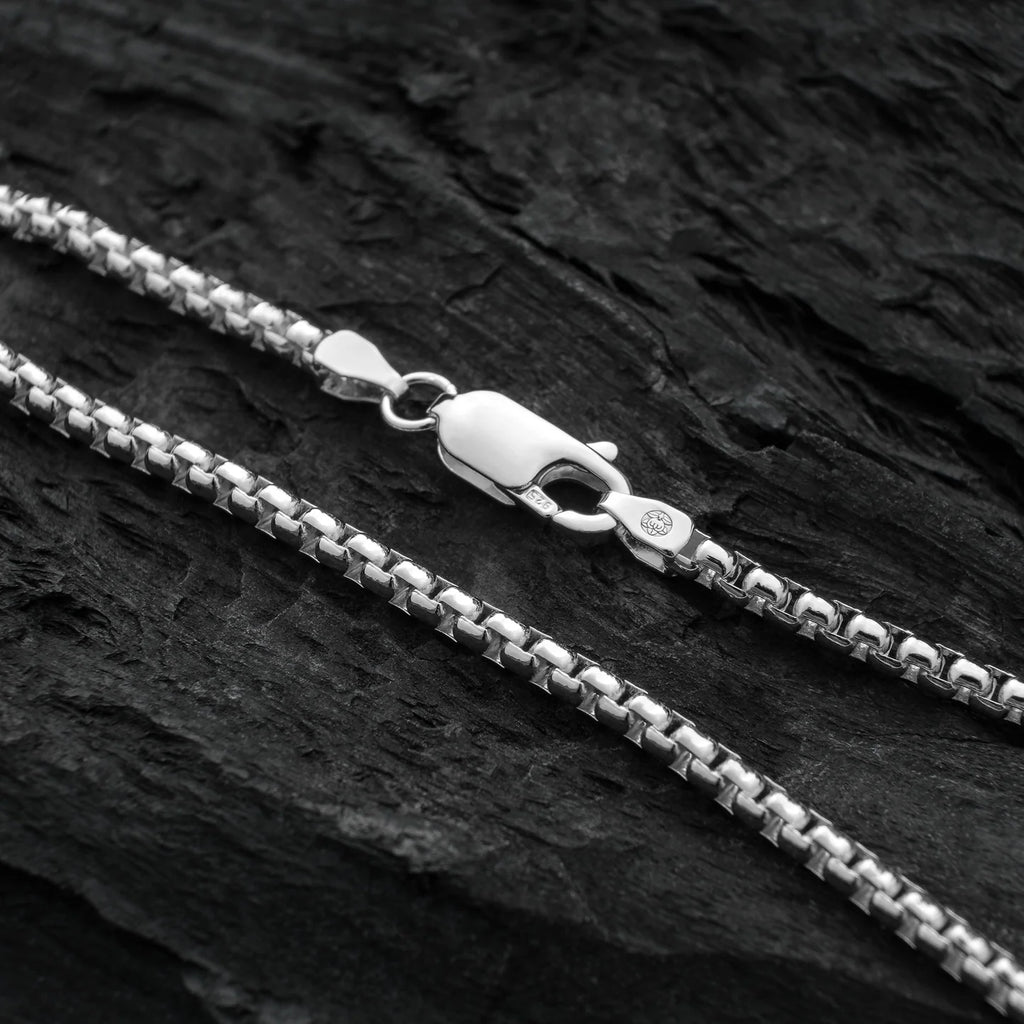 Tachibana.co Silver Box Chain Necklace