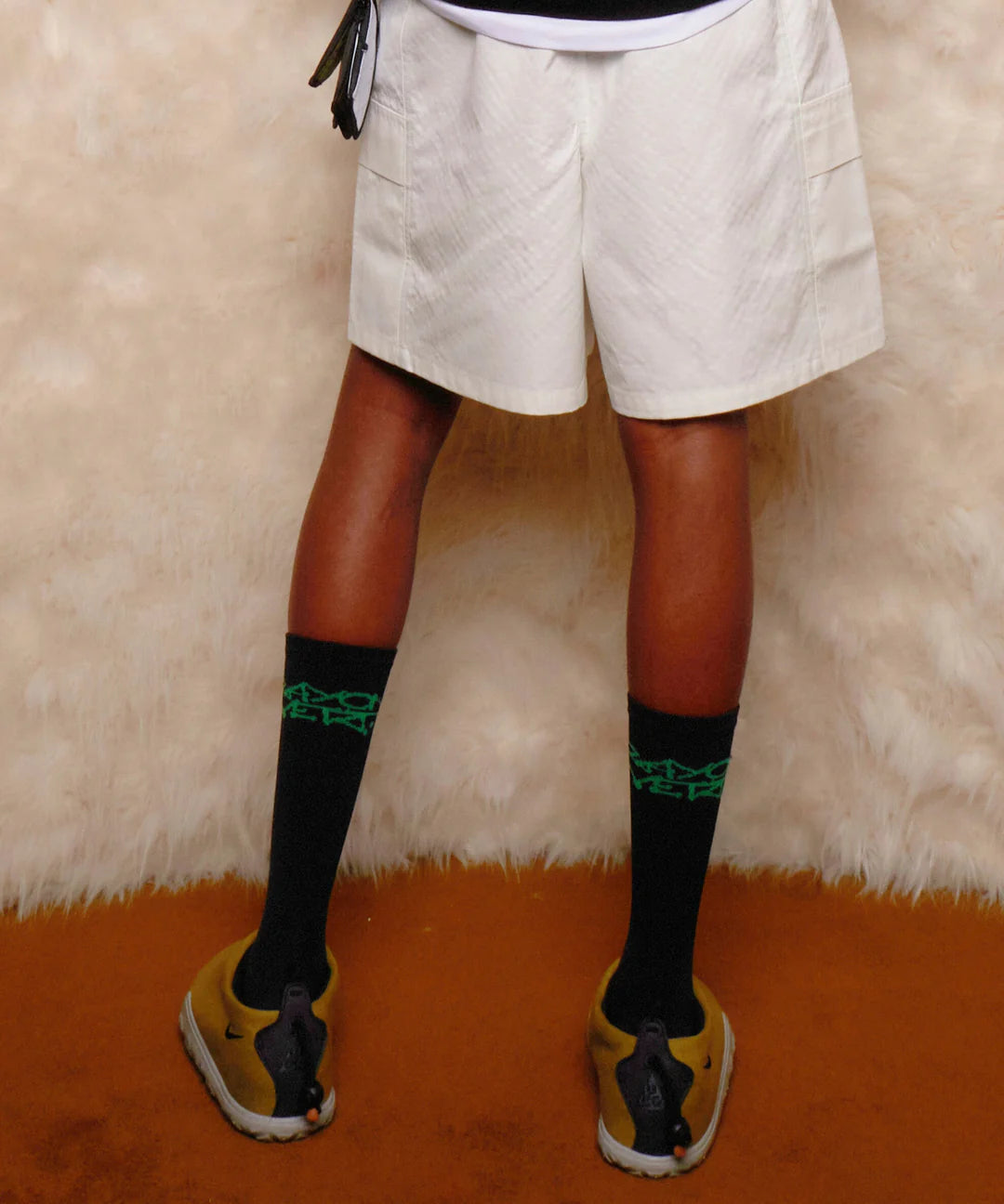 Rayon Vert Problem Socks [Golgotha Black]